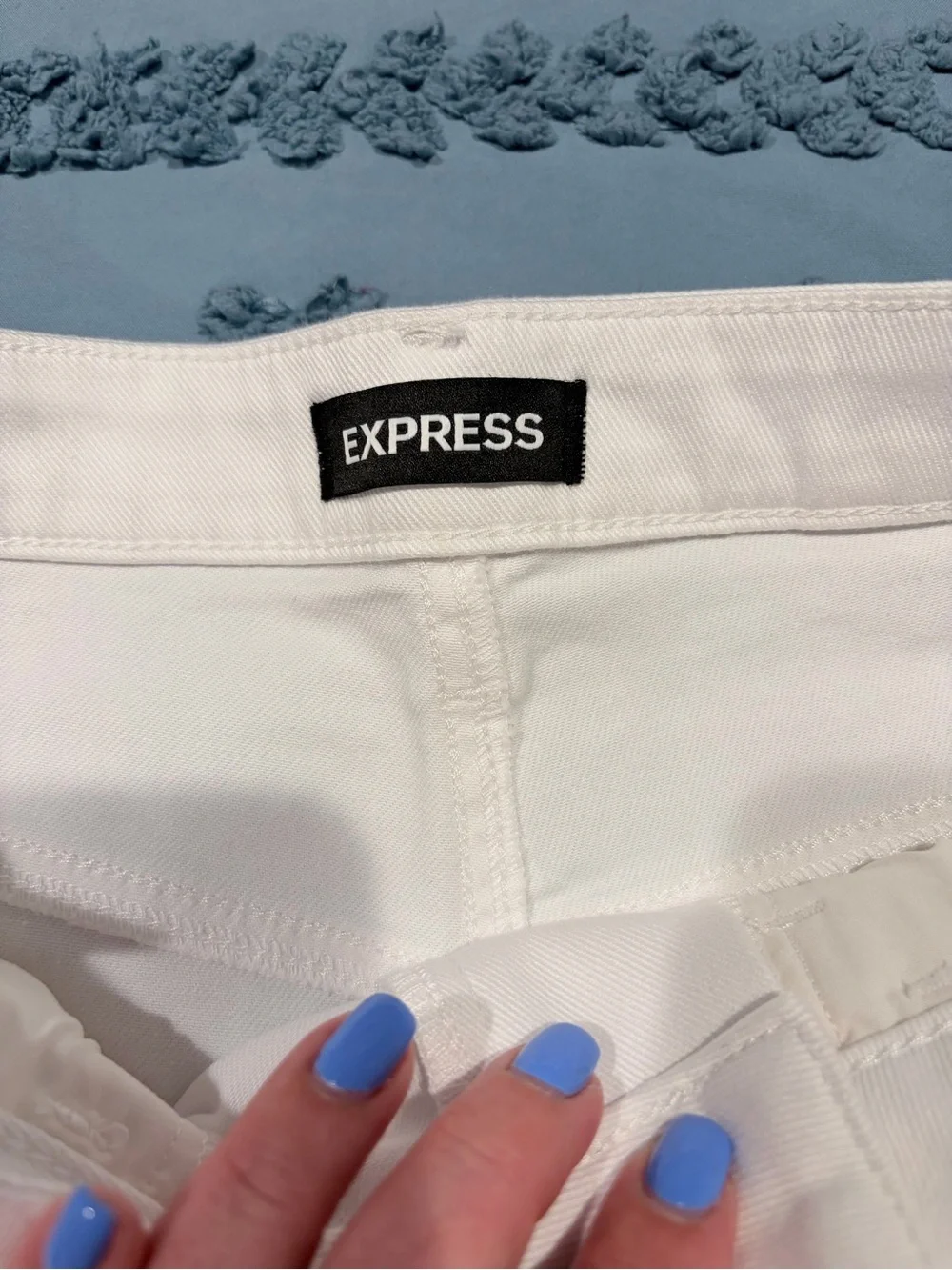 Express Men’s White Relaxed Stretch Denim Shorts Size 31 NWT